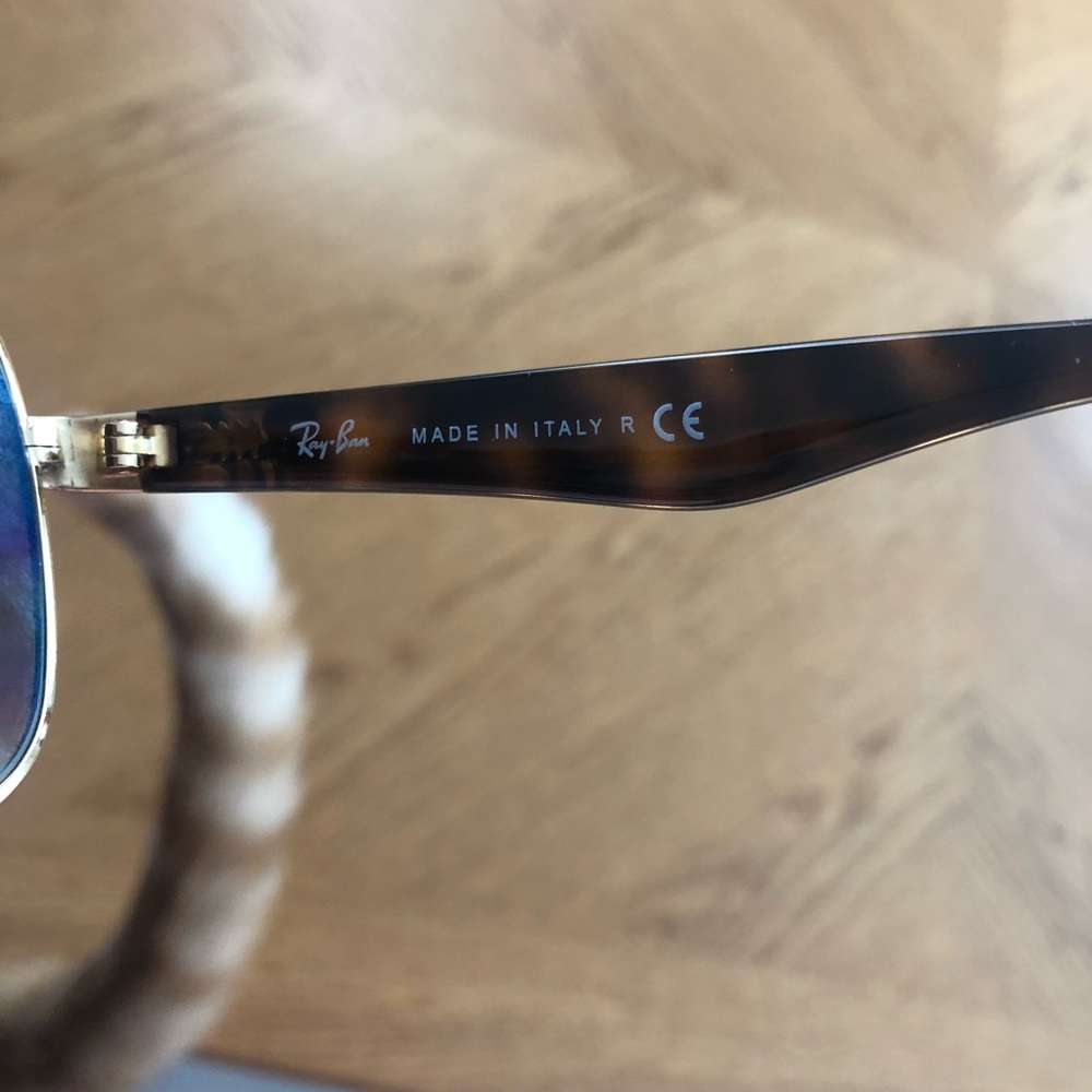 Ray Bans - Picture 4 of 7